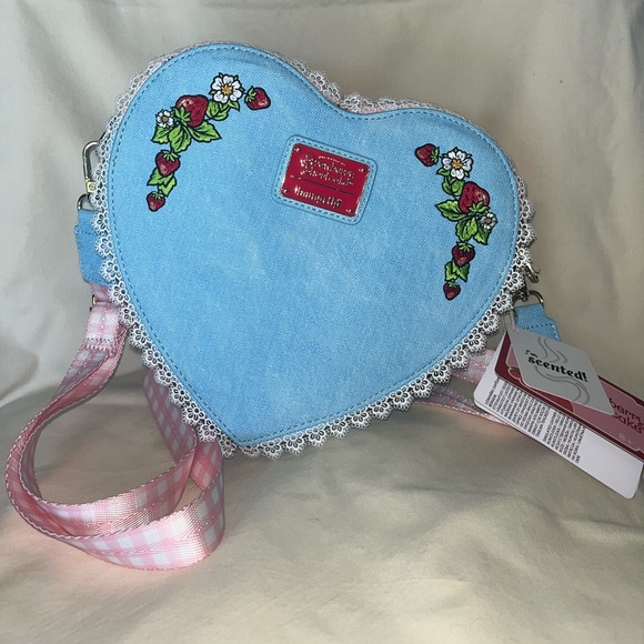 NWT LOUNGEFLY SCENTED Jean strawberry shortcake heart shaped messenger bag 🍓 - Picture 2 of 4
